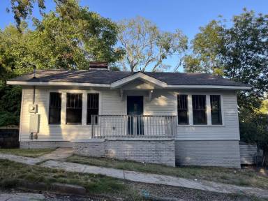 Main picture of 2915 Avenue X