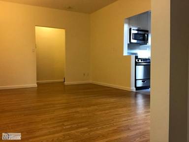 Main picture of 218 W 10th St