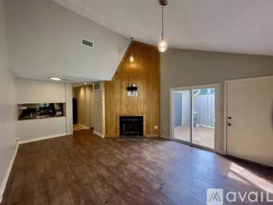 Main picture of 200 Woodgreen Dr