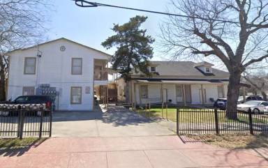 Main picture of 204 E Dullnig Ct