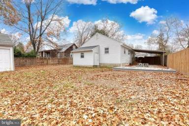 Main picture of 480 Center St