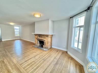Main picture of 207-209 6th Ave