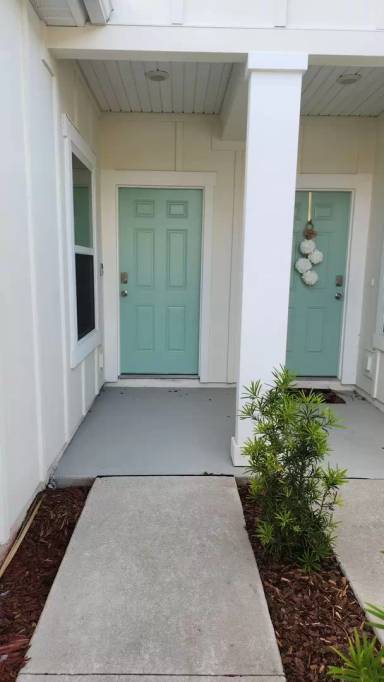 Main picture of 37 Temple Dr
