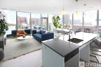 Main picture of 3816 N Pine Grove Ave