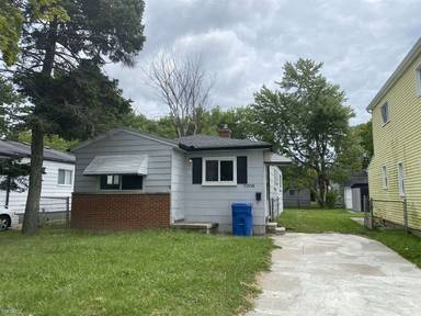 Main picture of 23510 Columbus Ave