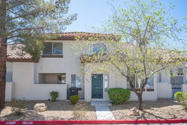 Main picture of 8016 Divine Dr