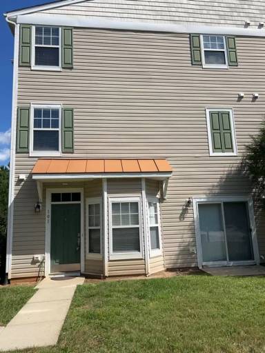 Main picture of Breezewood Condominiums