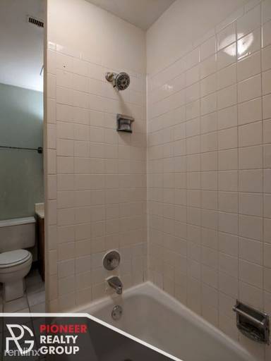 Main picture of 2519 N Lincoln Ave