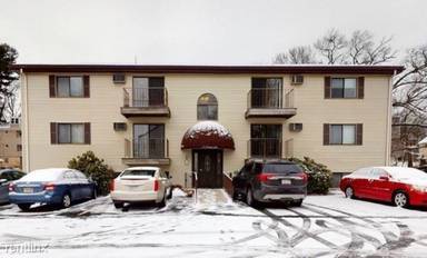 Main picture of 17 Farrar Ave