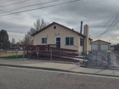 Main picture of 2720 E 6th St