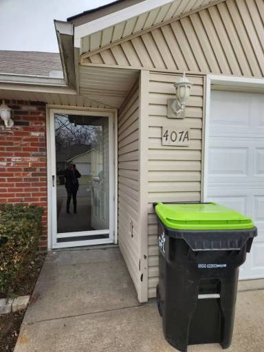 Main picture of 400 SE Chelsey Ln