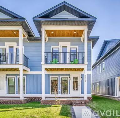 Main picture of 596 N De Villiers St