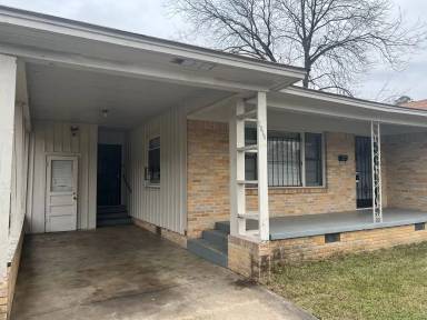 Main picture of 1914 S Van Buren St