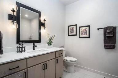 Main picture of 2046 Dennison Ln