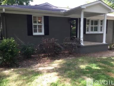 Main picture of 1734 Jackson Ave E