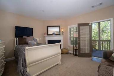 Main picture of 9052 Woodland Trl