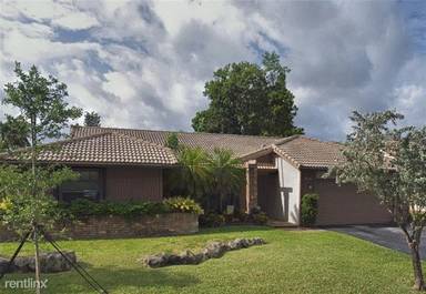 Main picture of 8518 NW 21st St