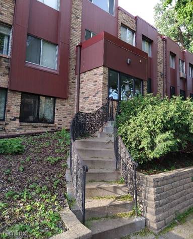 Main picture of 520 Ridgewood Ave