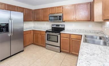 Main picture of 9151 Hampton Hls