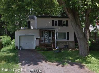 Main picture of 3119 Woodland Ave NW