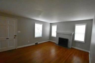 Main picture of 9508 Monroe St