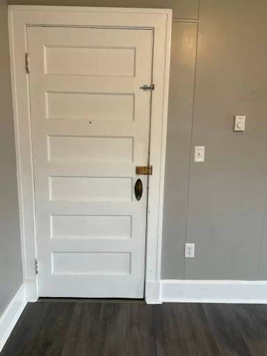 Main picture of 208 S Charles St