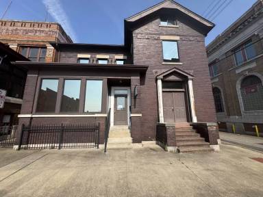 Main picture of 30 S 4th St