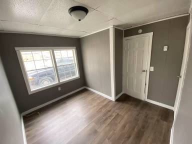 Main picture of 110 W Willow Dr