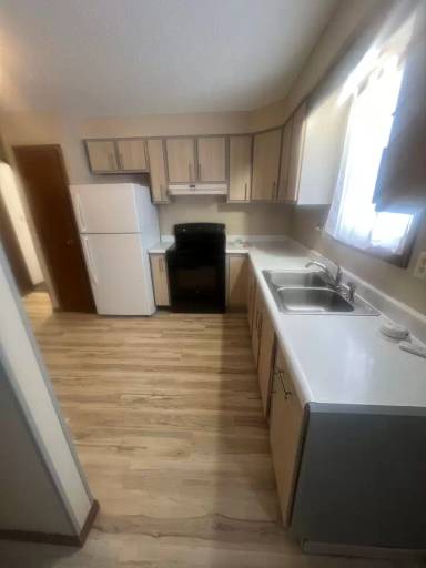 Main picture of 909 12th Ave