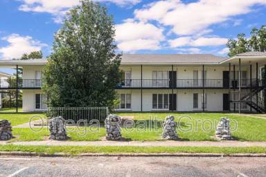 Main picture of 4724 S Court St