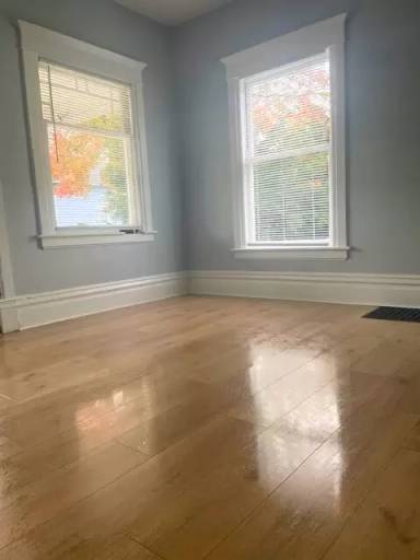 Main picture of 126 W Vine St