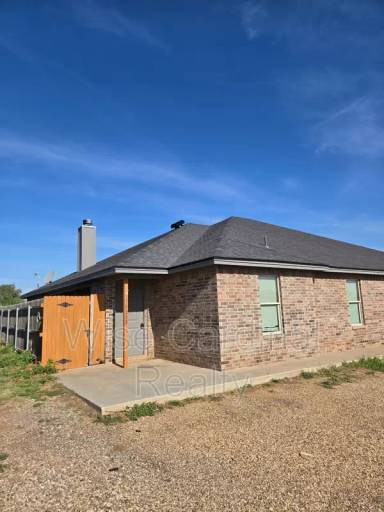 Main picture of 17820 Private Road 2160