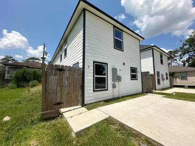 Main picture of 9241 Seeker St