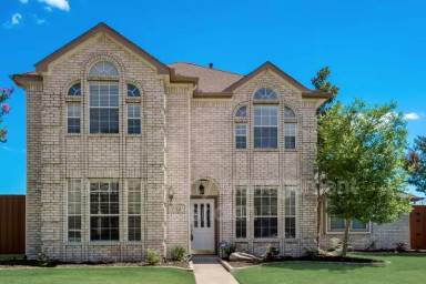 Main picture of 704 Sycamore Creek Rd