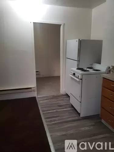 Main picture of 393 S Eastern Ave