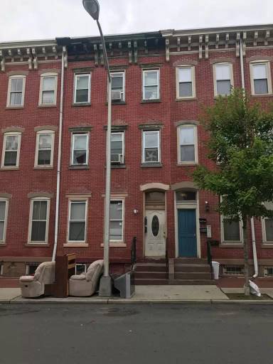 Main picture of 241 N Warren St