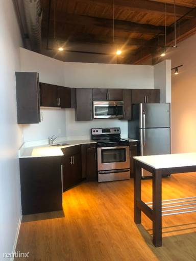 Main picture of 125 E 21st St