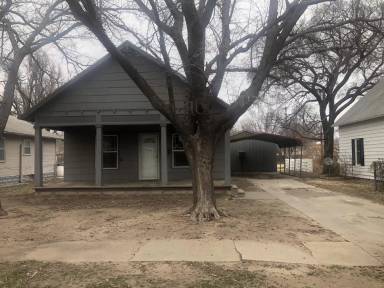 Main picture of 610 W 12th Ave