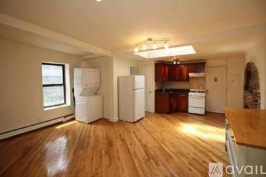 Main picture of 753 Avenue of the Americas