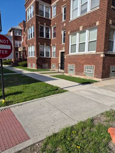 Main picture of 6657 S Minerva Ave
