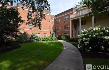 Main picture of 15825 Van Aken Blvd