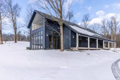 Main picture of 323 Haddock Hill Rd