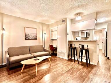 Main picture of 301 W 29th St