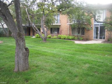 Main picture of 2859 E Maple Rd