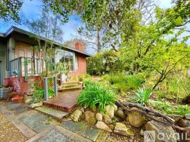 Main picture of 530 Cress St