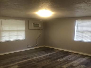 Main picture of 716 SE Bayou Ave