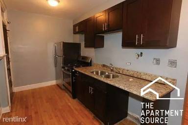 Main picture of 4216-4226 N Clark St
