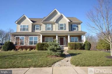 Main picture of 21899 Knob Hill Pl