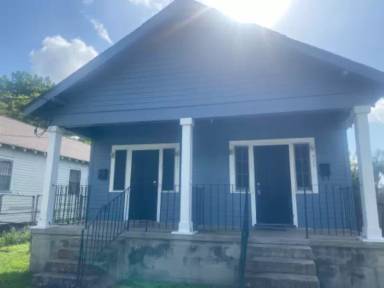 Main picture of 920 Sumner St