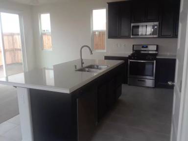 Main picture of 8870 Tethys Ln